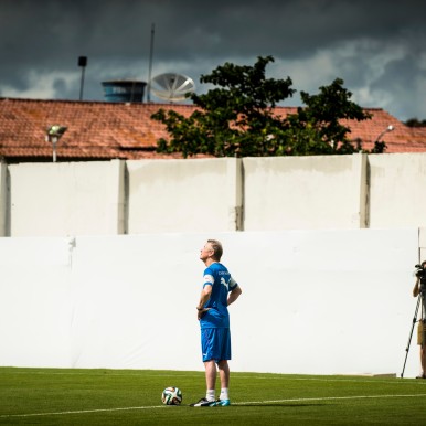 2014-06-21  FIFA BRASIL 2014, OTTMAR HITZFELD BEIM TRAINING, Porto Seguro
